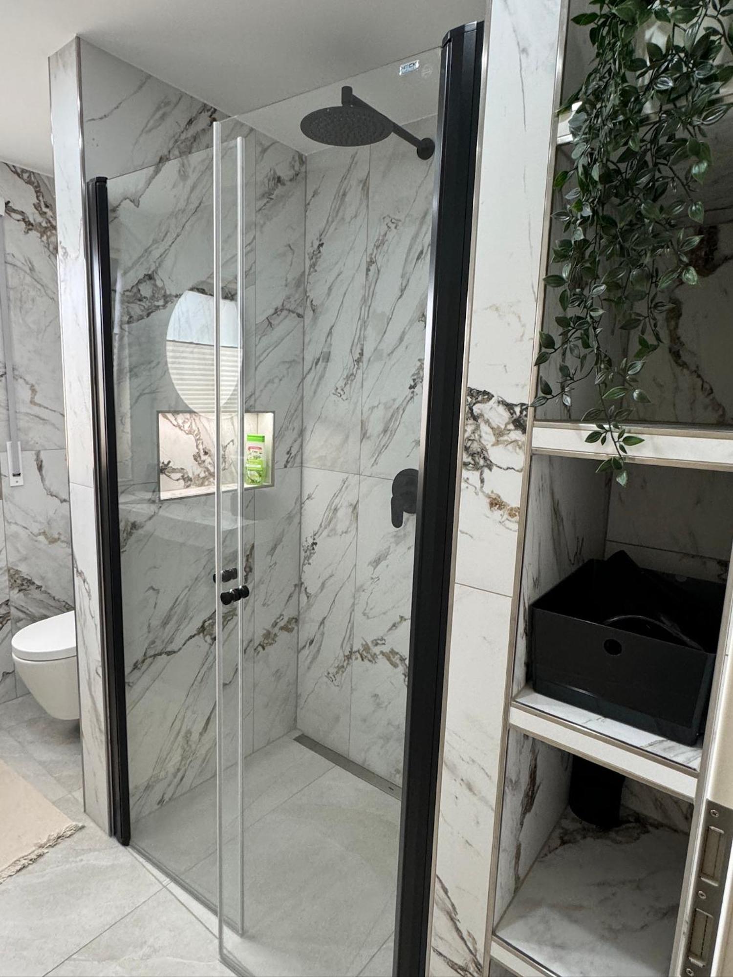 Leonardo Wuerzburg I Freistehende Badwanne Apartment Bagian luar foto